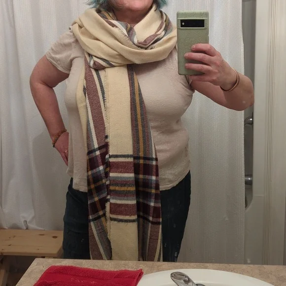 Blanket Scarf - Picture 1 of 3